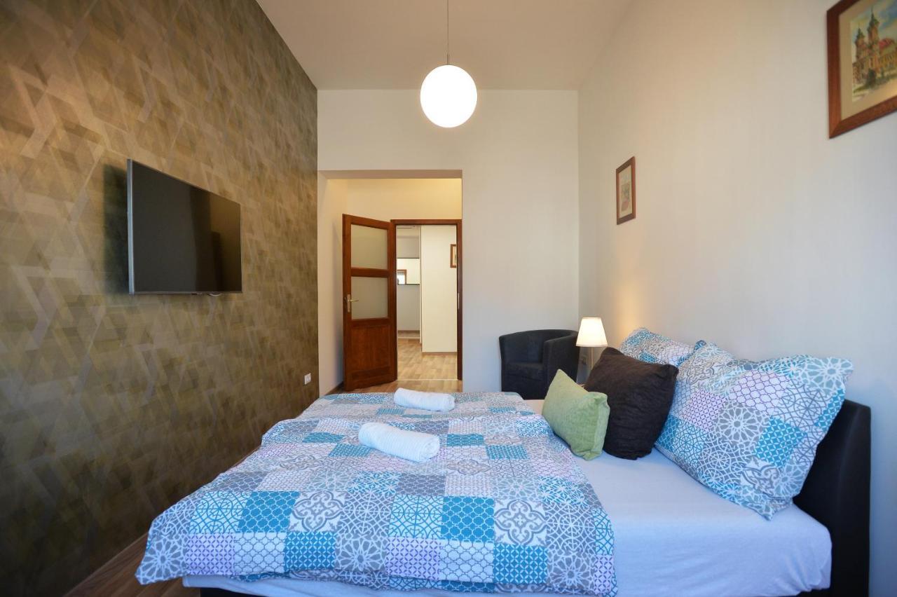 Corner Apartman Eger Exterior photo